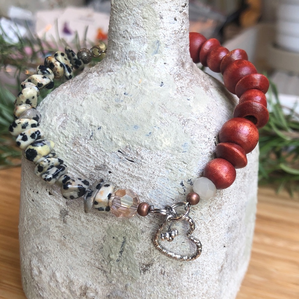 Bracelet Red Tone Wooden Beads & Black & White Dalmatian Chip Beadeds